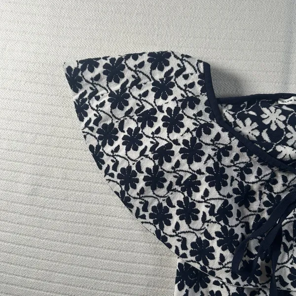Club Monaco Rowlen Floral Off-Shoulder Top Womens Size XS Navy Blue White Knit - Image 2