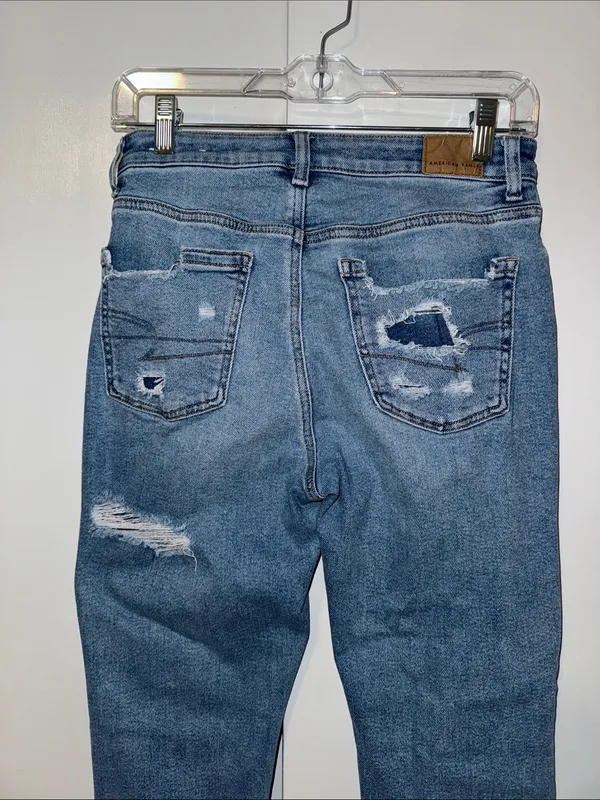 American Eagle Mom Jeans Light Wash High Rise Denim Women’s Size 2 - Image 5
