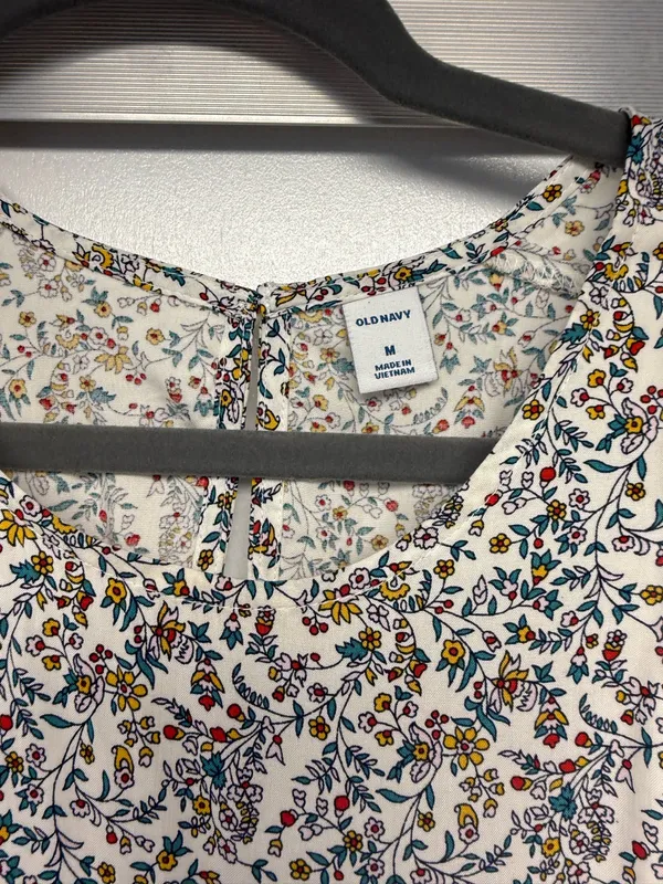 Old Navy Floral Print Sleeveless Tank Top - Image 3