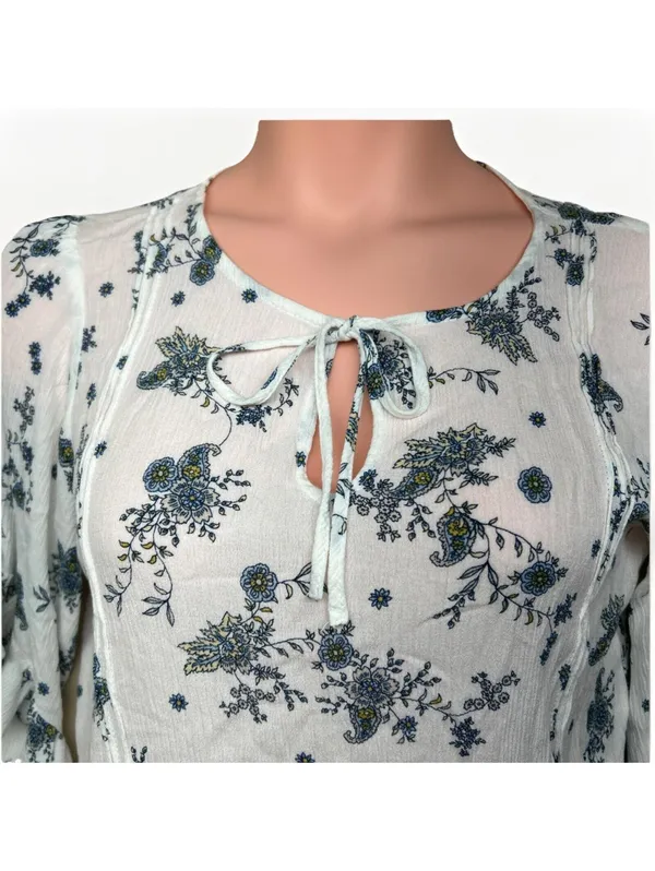 Women's LC LAUREN CONRAD White w Blue Floral Flutter Sleeve Blouse Size Medium - Image 3