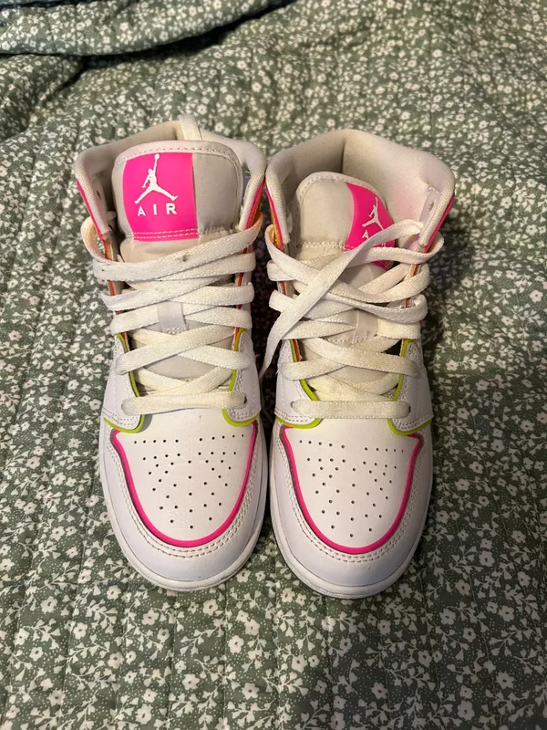 Nike Jordan 1 Mid - Image 3