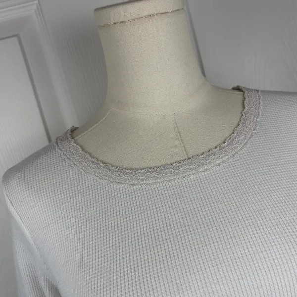 American eagle white lace trim long sleeve - Image 4