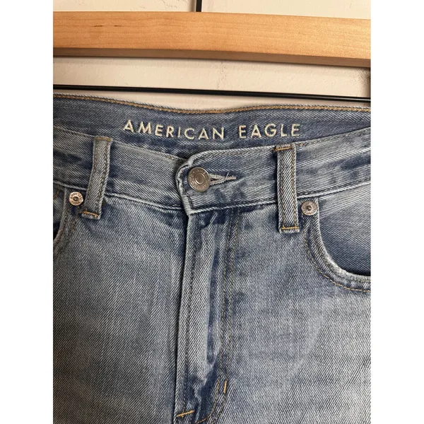 American Eagle Mom Jean Light Wash Distressed High Rise Ripped Denim Blue Sz 4S‎ - Image 4