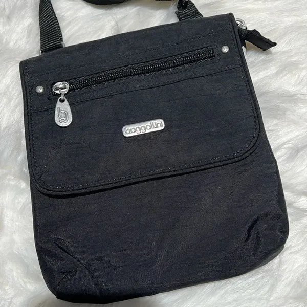 Baggallini Black Small Crossbody Purse B90‎ - Image 3