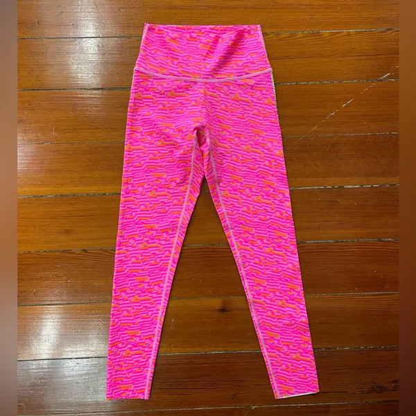 OFFLINE by Aerie Hi Rise Goals Crochet Inlay Neon Pink 7/8 Leggings Sz M 💛🎀 - Image 6