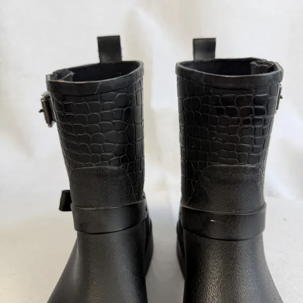 Sam Edelman Keigan Womens 8‎ Black Buckle Rubber Croc Embossed Rain Boots - Image 4