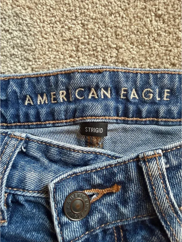 American Eagle Strigid Distressed Crossover Shorts - Image 4
