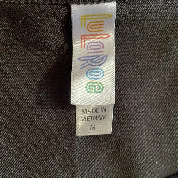 LuLaRoe size medium black, scoopneck, long sleeve tee. Used. - Image 6