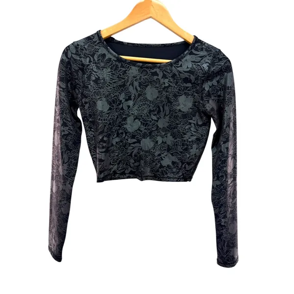 Lululemon Floral Silver‎ Foil Long Sleeve Crop Top Charcoal Grey Athletic Gym 6 - Image 2