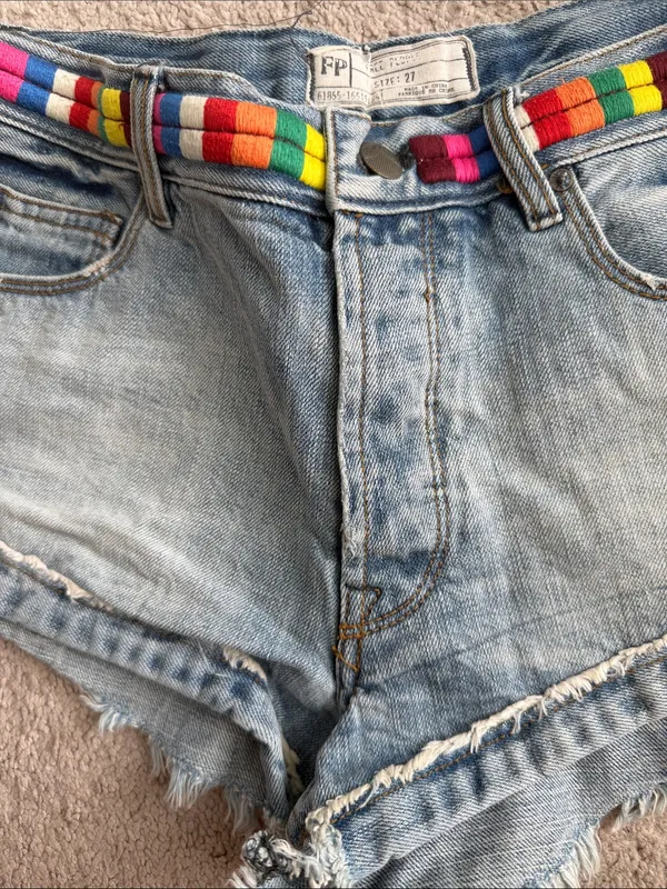 Free People Light Blue Denim Cutoff Shorts with Multicolor Woven Belt size 27 - Image 3