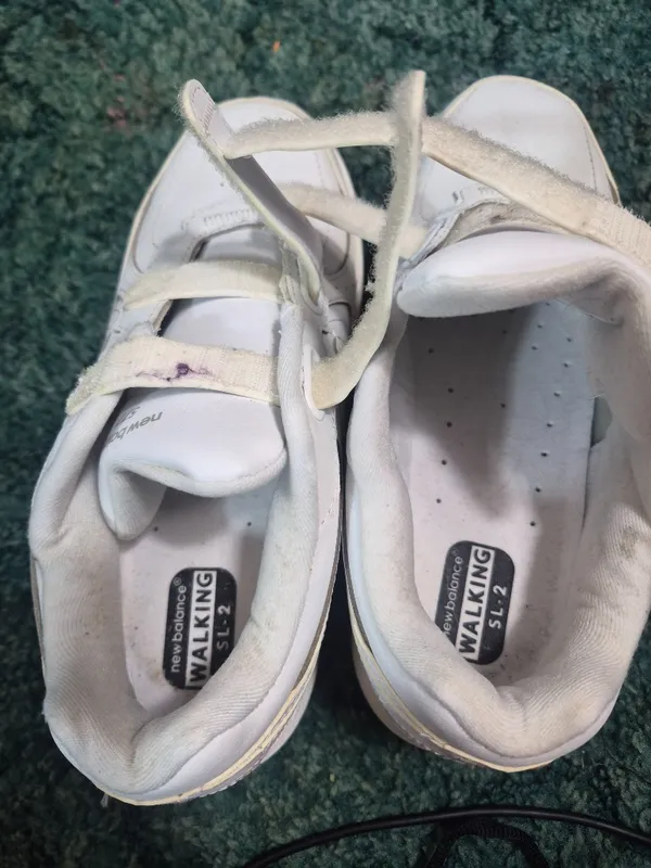 New Balance 577 Walking Shoes 8 Wide - Image 9