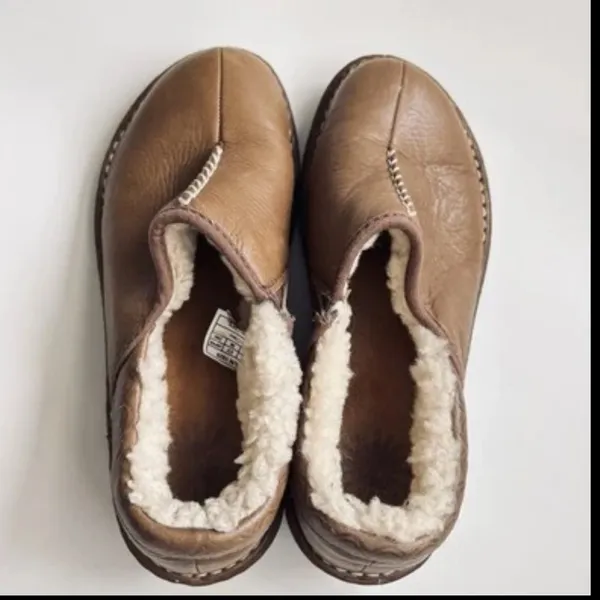 UGG Bettey 1928 Shearling Lined Brown Leather Tan Slip-On Shoes Size 7 - Image 4