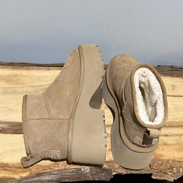 *NEW* UGG The Classic Ultra Mini New Heights‎ Boot Size 8 A52 - Image 9
