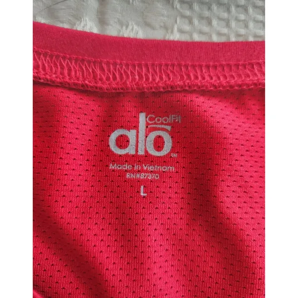 Alo Yoga CoolFit Women's Red/Pink Athletic Top – Size Large - Image 3