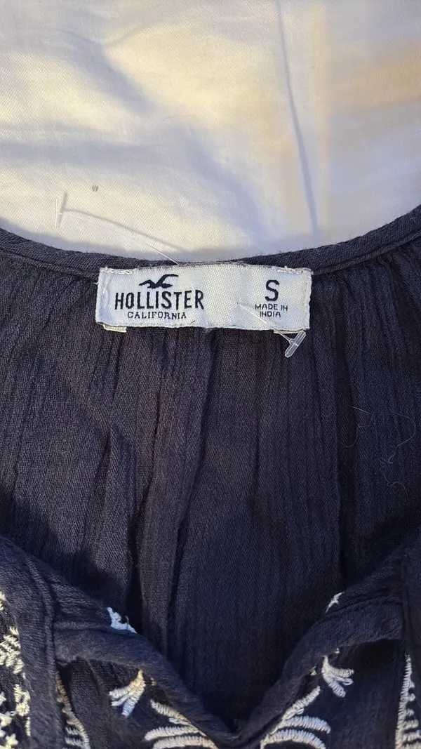 Hollister V-Neck Top Long Sleeve - Image 3