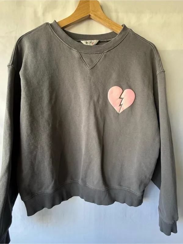 WILDFOX Charcoal Pullover Sweatshirt with Pink Heart Graphic - Image 2