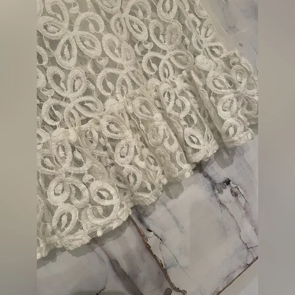 Urban Outfitters Kimchi Blue Short Sleeve Lace Blouse, White Size M - Image 3