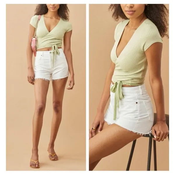 Reformation Charlie High Rise Jean Shorts in Vintage White Size 31 - Image 2