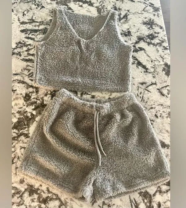 Womens Sexy Warm Fuzzy Fleece Cropped Lounge Two- Piece Set Size Small 🩶🩶 - Image 5