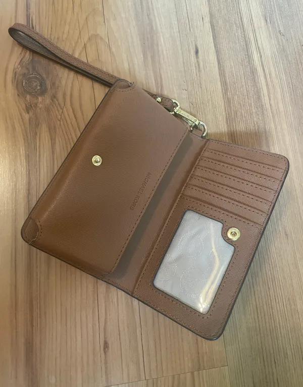 Michael Kors Wallet - Image 3