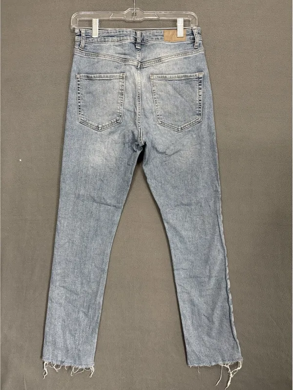 Zara Light Wash Blue Skinny Jeans Women’s Size 6 Mid Rise 5-Pocket Denim - Image 2