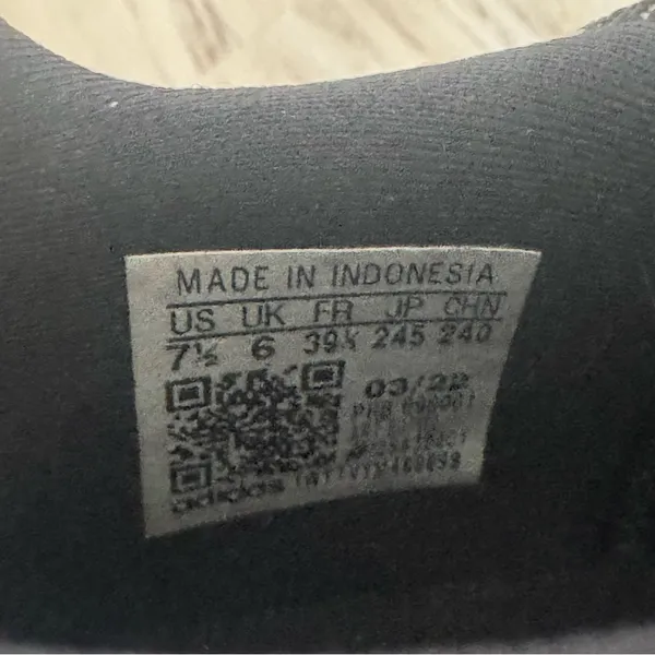 adidas Women's Black and White Patterned Sneakers - Image 5