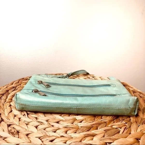 HOBO INTERNATIONAL Purse Crossbody bag Mint Green Leather multi zip pockets - Image 4