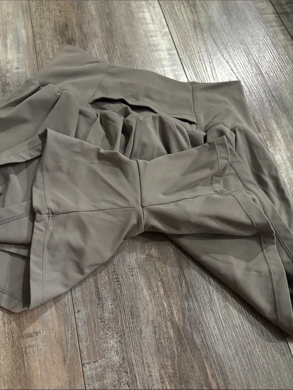 Halara SoftlyZero Airy 2-in-1 Shorts Steeple Gray Pockets Medium 4.5 inseam - Image 8