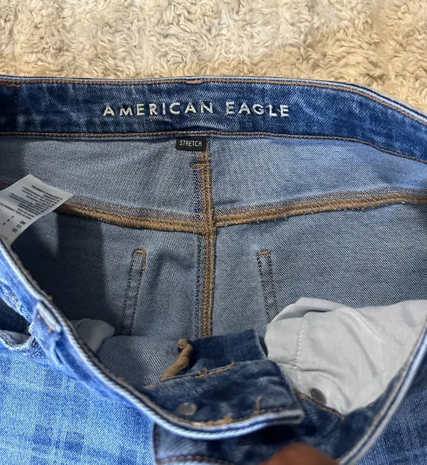 American Eagle Mom Straight medium-dark plaid/check stretch denim jeans Size 6 - Image 3
