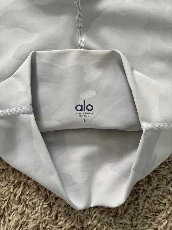 Alo Yoga Set - Image 3