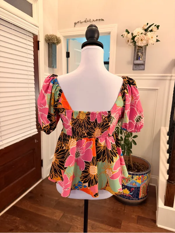Entro NWOT Vibrant Floral Puff-Sleeve Peplum Top - Pink Multi - Image 3