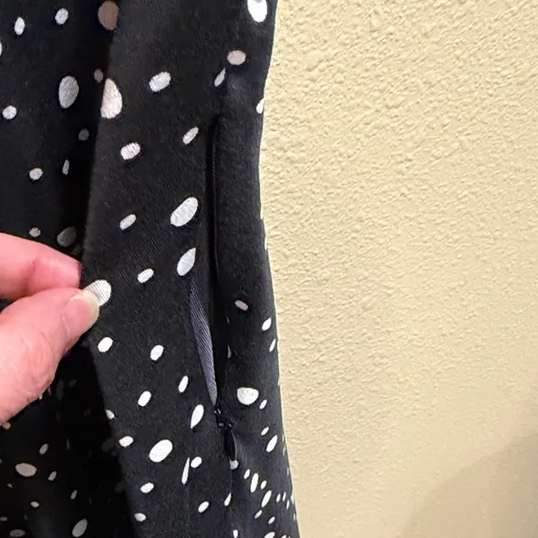 Title Nine Size Medium Black Dress with White Polka Dots - Image 6