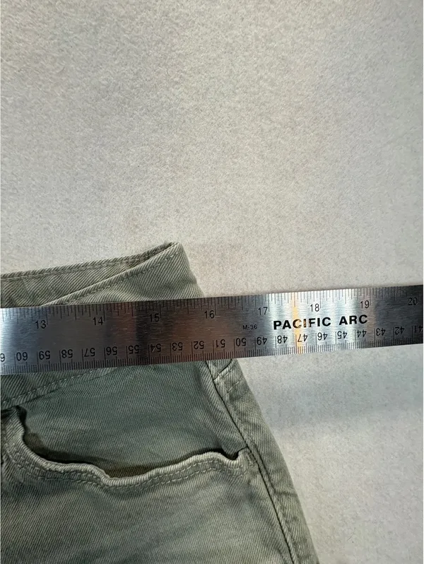 Universal Thread Women’s Size 10/30 Green Denim Cutoff Shorts Distressed Raw Hem - Image 5