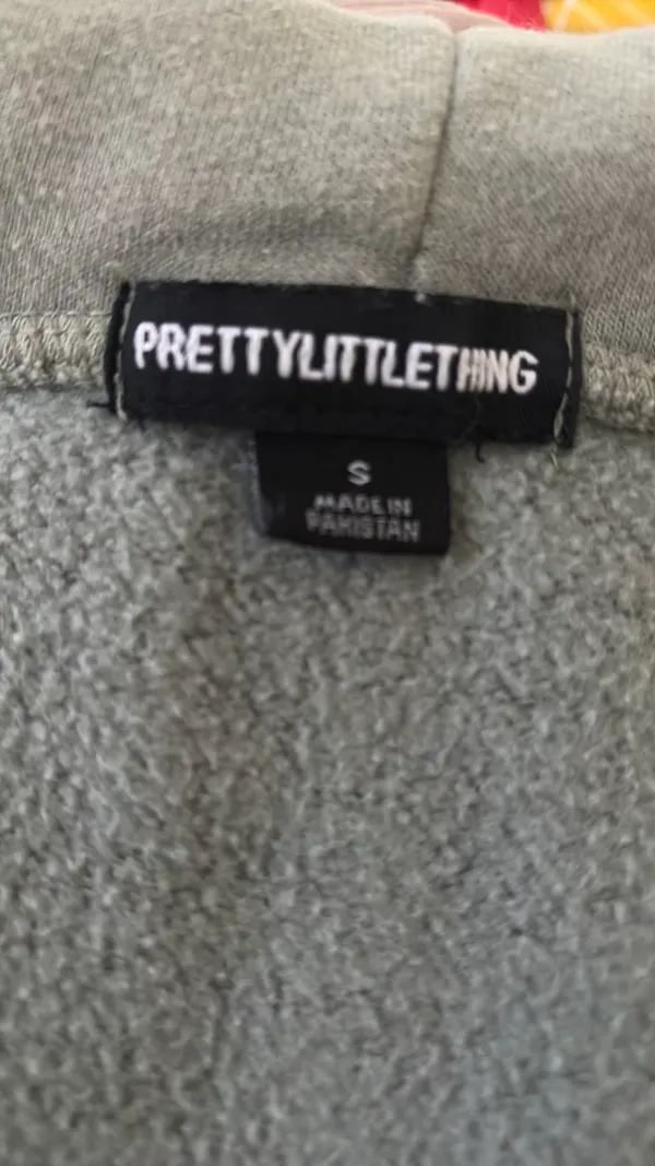 Zip-Up Hoodie Pretty Little Thing - Image 3