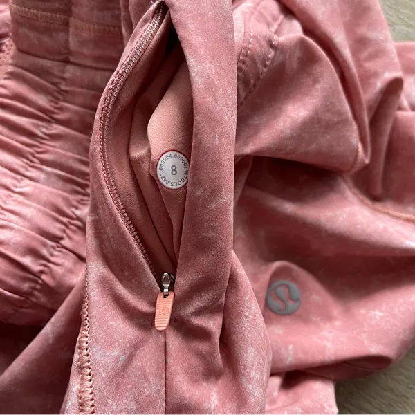 Lululemon Stretch Woven Short Vita Pink - Image 3