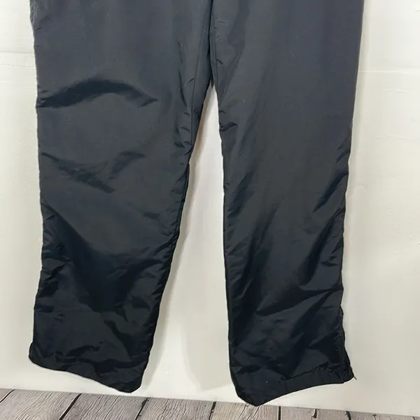 Columbia Snowboarding Pants Women’s size Small Black and Pink - Image 3