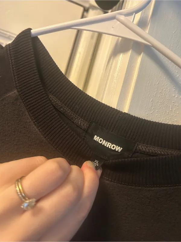 ☀️3/$25 Monrow raglan sweater crewneck sweatshirt xl black color block - Image 3