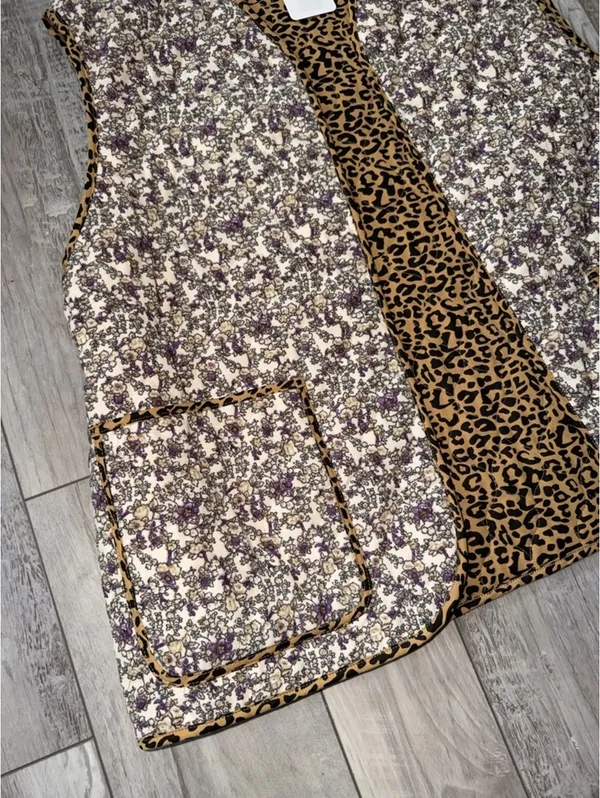NWT POL Ditsy Floral Electric Grandpa Corduroy Quilt Cheetah Vest medium/large - Image 5