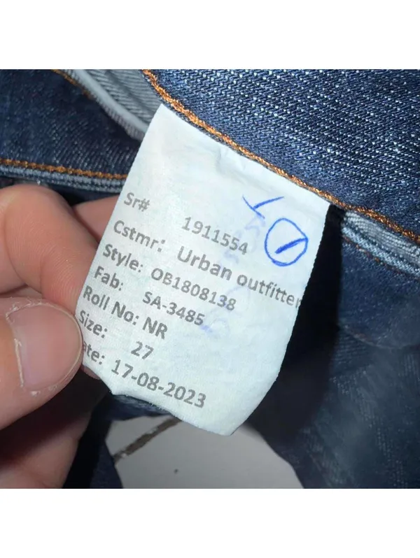 Pilcro dark wash carpenter jeans Size 27" #denim #carpenterjeans - Image 4
