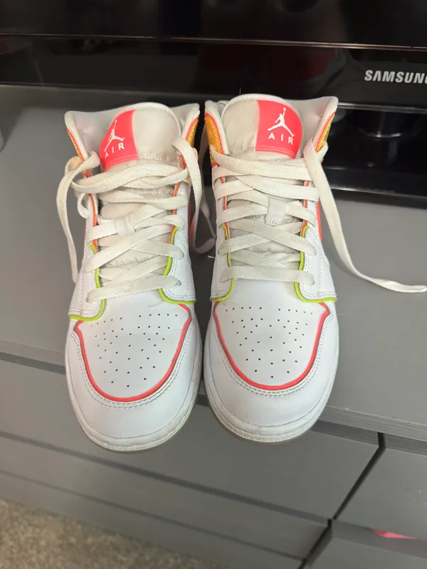 Nike Jordan 1 Mid Edge Glow - Image 3