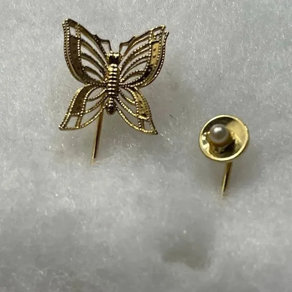 Lot of 2 lapel hat pins. Vintage 80’s - Image 2