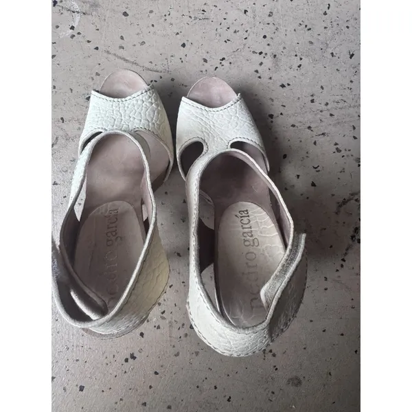 Pedro Garcia Womens Sz 38 White Toscana Leather Peep Toe Sandal Pump Shoes - Image 2