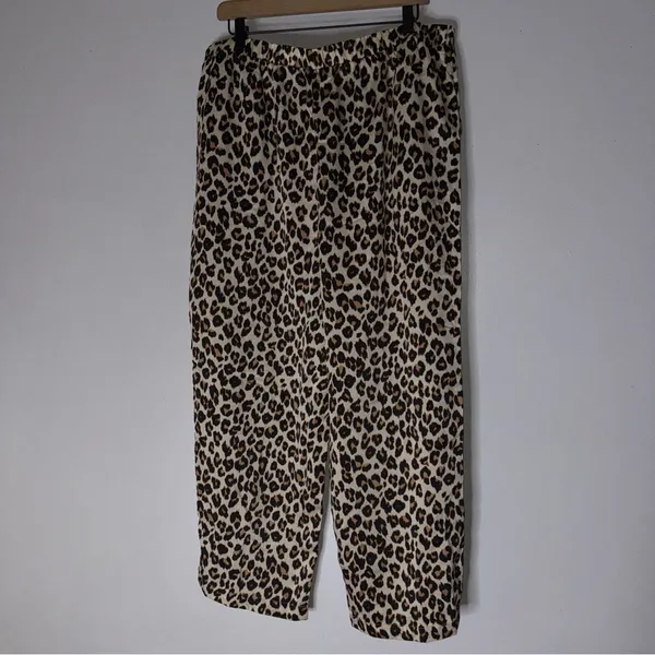 Loft Sleepwear XL 2 Piece Long Pajama Set Satin Notch Collar‎ Leopard Print - Image 5