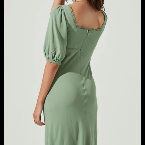 ASTR The Label Women's Green Midi Dress Size M Puff Sleeve Casual - Image 2