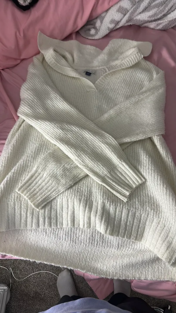 American Eagle Sweater - Image 2