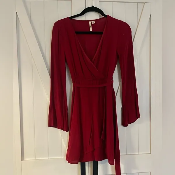 Dark red tie waist dress with Flowy‎ sleeves by Miami - Image 3