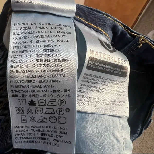 Levi's Women's Size 26 26x28 724 High Rise Straight‎ Jean Dark Wash Stretch - Image 11