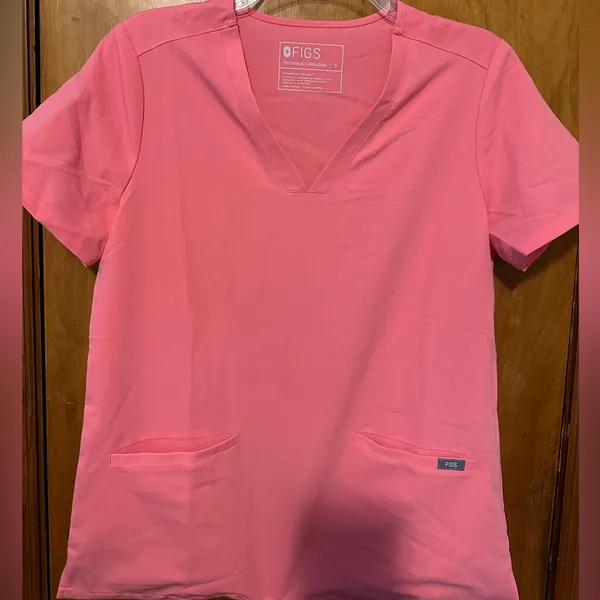 FIGS Neon Pink Casma Three-Pocket Scrub Top - size small - Image 2
