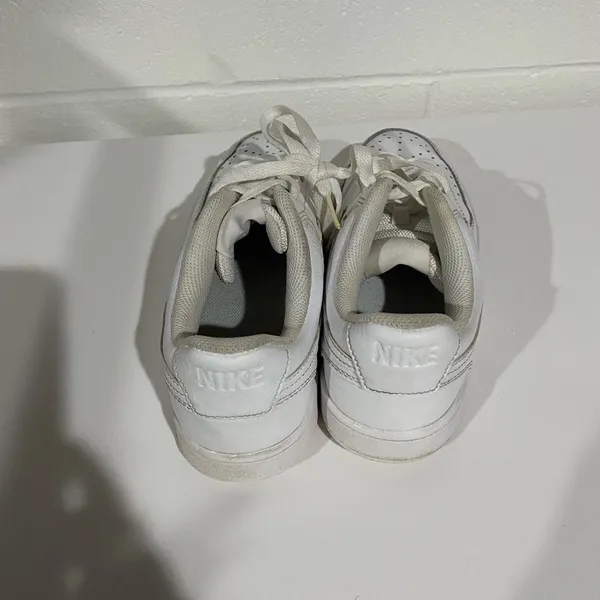 Nike White Athletic Sneakers size 9 - Image 3