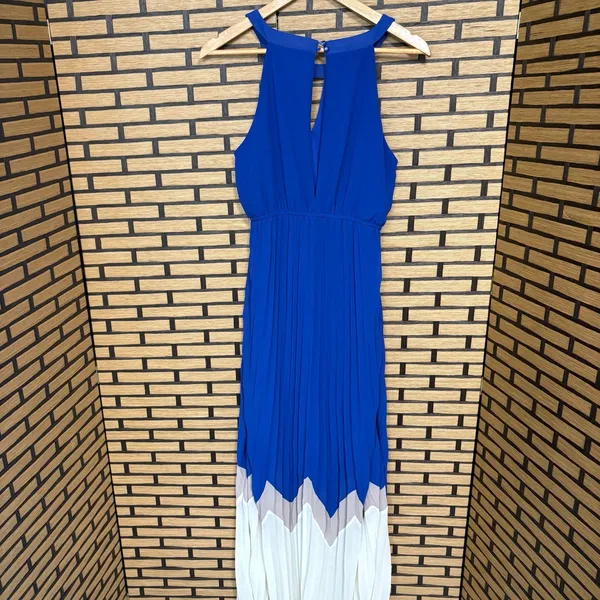 Ya Los Angeles Blue And White Pleated Maxi Dress Size‎ Medium - Image 2